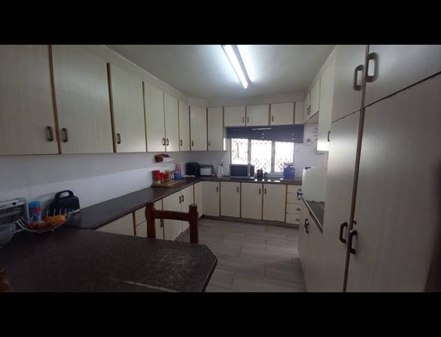 4 BEDROOM HOUSE FOR SALE IN CROSSMOOR